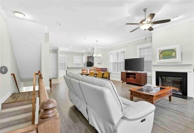 Building Photo - 2407 Tenor Ln