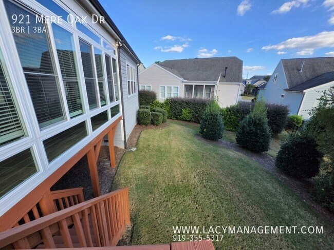 Building Photo - 921 Mere Oak Dr