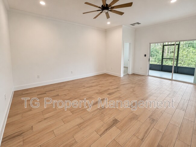 Building Photo - 248 Zancara St