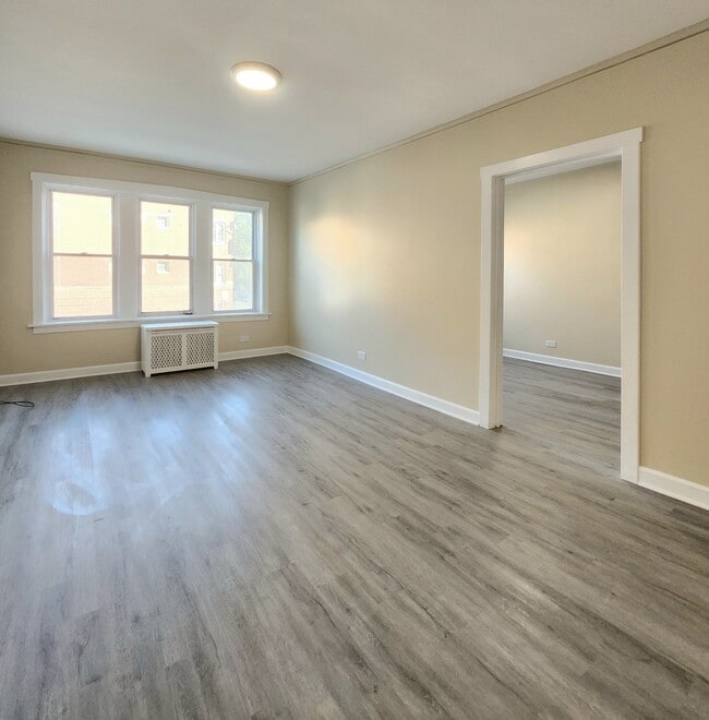 Building Photo - 4202 N Kimball Ave