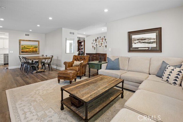 Building Photo - 31204 Via Solana