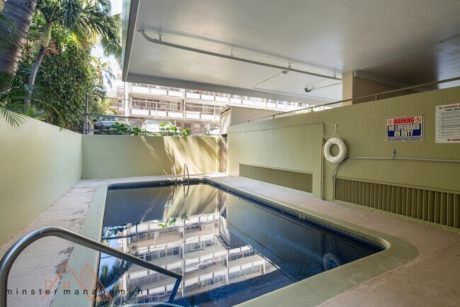 Building Photo - 440 Lewers St