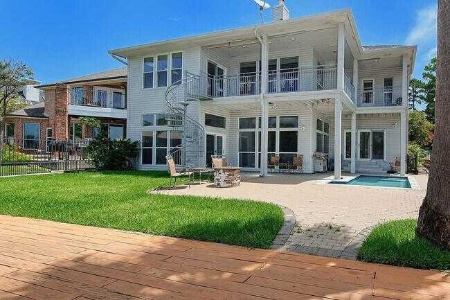 Building Photo - 12374 Lake Vista Dr