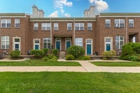 Building Photo - 1870 Lindsay Ln