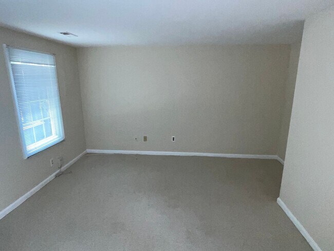Building Photo - 1311 Templeton Pl
