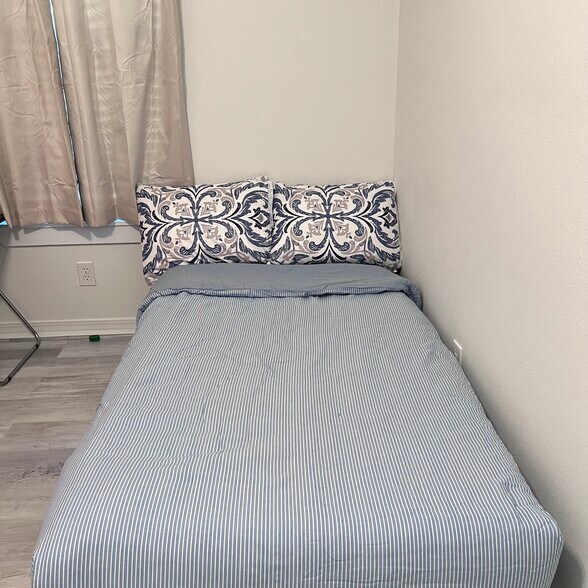 Building Photo - 4584 Tamarind Dr