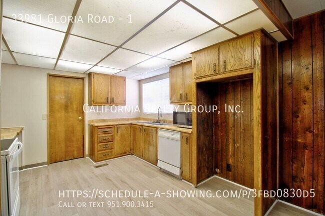 Building Photo - 33981 Gloria Rd