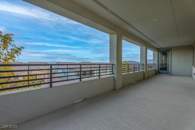 Building Photo - 230 Carmel Sky St