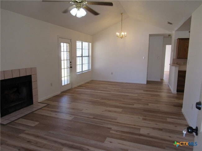 Building Photo - 3004 Honeysuckle Cir