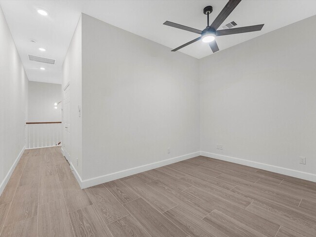 Building Photo - 603 N Milby St