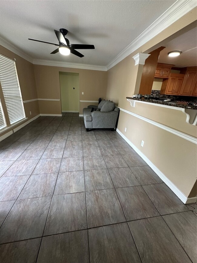 Building Photo - 10110 Glenmawr Dr