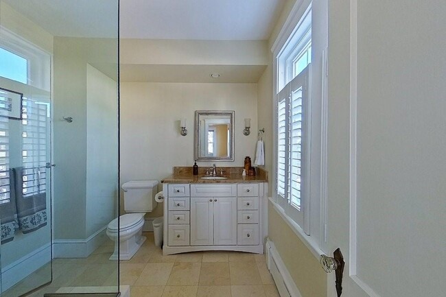 Building Photo - 27 Cranston Ave