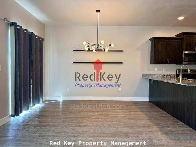 Building Photo - Glen Eagles Ct. Townhouse