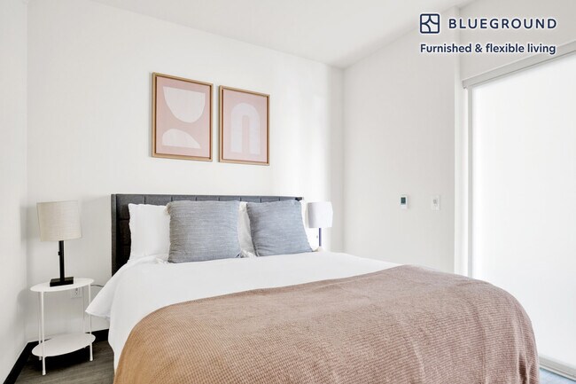 Building Photo - 15511 NE 22nd Pl