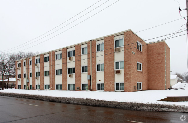 Building Photo - Regent Place Apartments