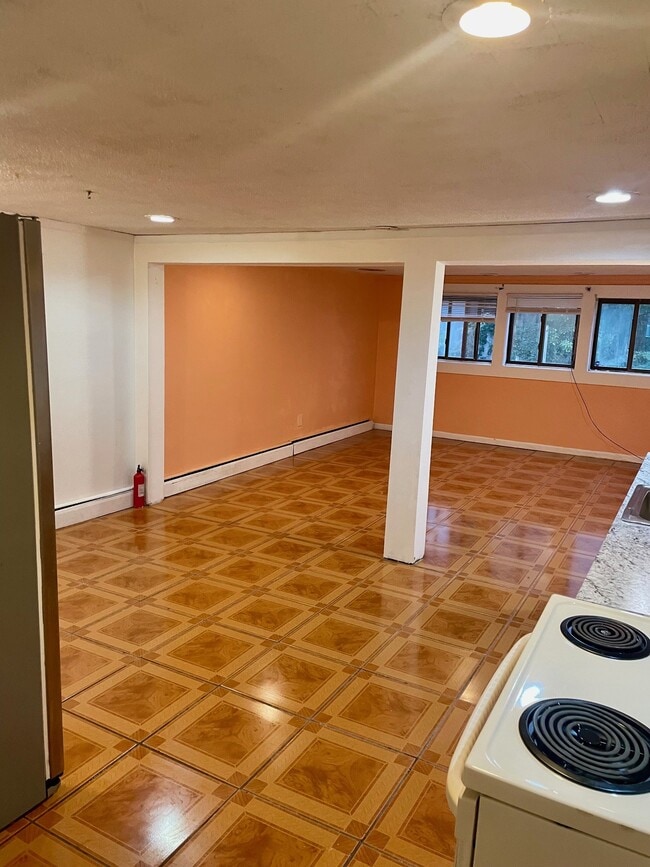 Building Photo - 1077 Martinstein Ave