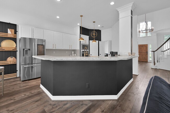 Building Photo - 163 N Concord Forest Cir