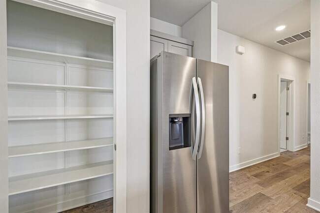Building Photo - 133 Cutleaf