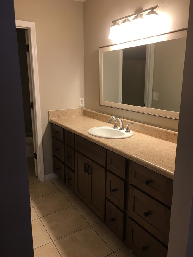 Building Photo - 5980 Savannah Dr