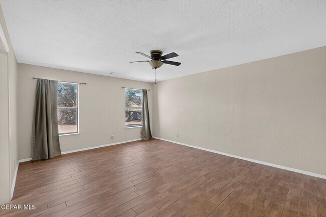 Building Photo - 7419 Mission Viejo Dr