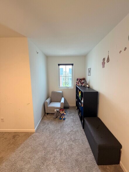 Building Photo - 310 Thurgood Dr