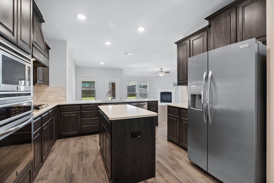 Building Photo - 3057 Maverick Dr