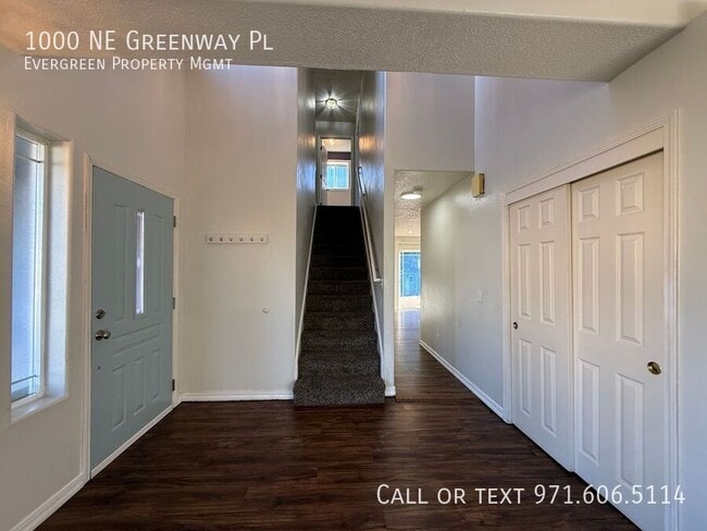 Building Photo - 1000 NE Greenway Pl