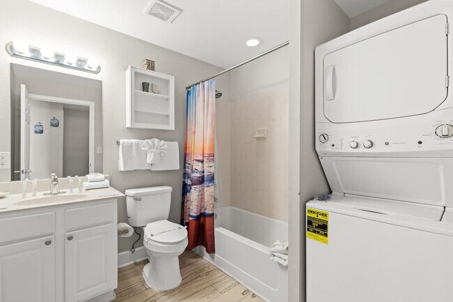 Building Photo - 16819 Front Beach Rd