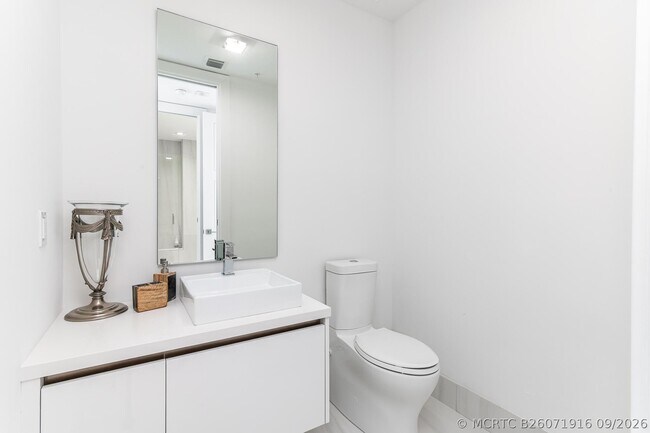 Building Photo - 155 E Boca Raton Rd