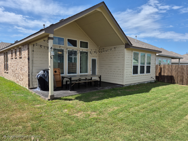 Building Photo - 3160 Morlanga St
