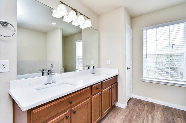 Building Photo - 18638 Lansdowne Stream Path