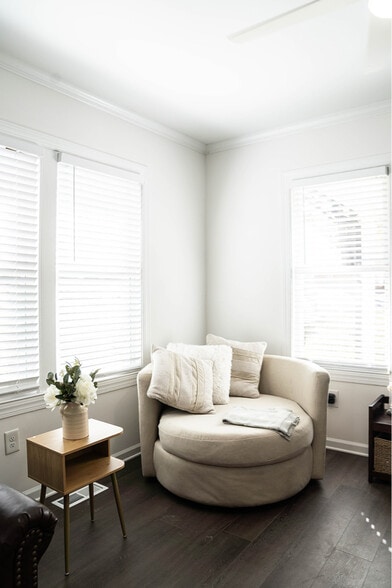 Primary Photo - 1917 Faucette Ave