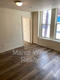 Building Photo - 218 W Market St