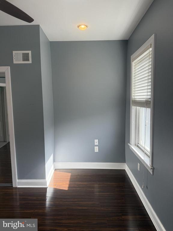 Building Photo - 347 Durfor St