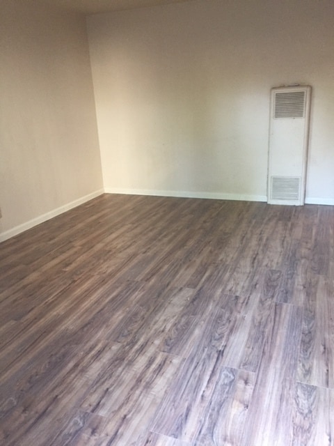 Building Photo - 21st