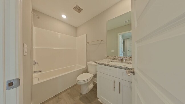 Building Photo - 814 Kenneth Dr