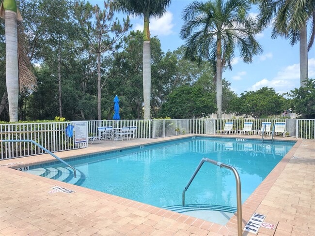 Building Photo - Seasonal Short-Term Rental in Pelican Pointe and Country Club Community!