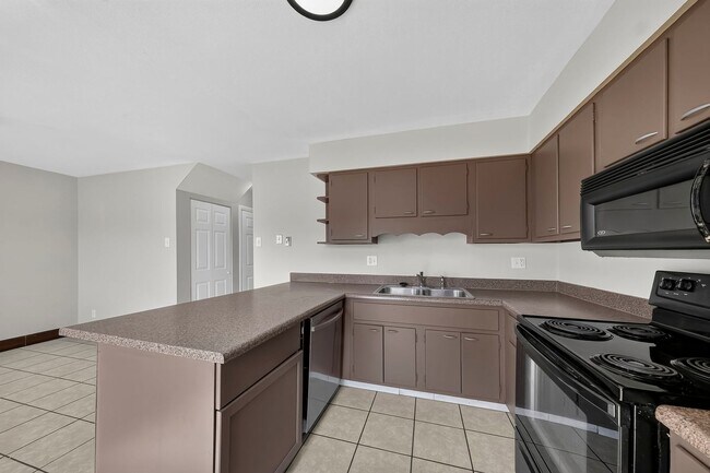 Building Photo - 7473 Hazelcrest Dr