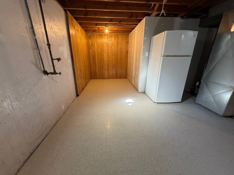 Building Photo - 6138 E 129 St