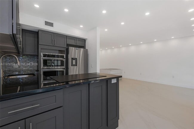 Building Photo - 17620 Atlantic Blvd