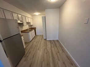 Building Photo - Modern 2-Bed, 1-Bath Oasis with Central Ai...