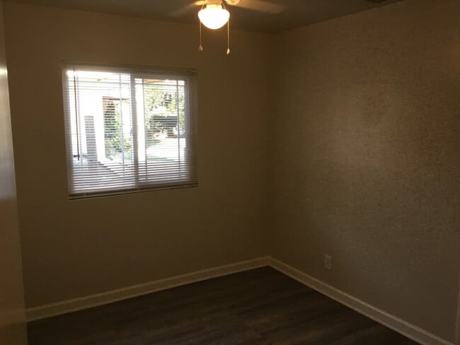 Building Photo - START APPLYING FOR THIS 5 BEDROOM HOME! COMING SOON