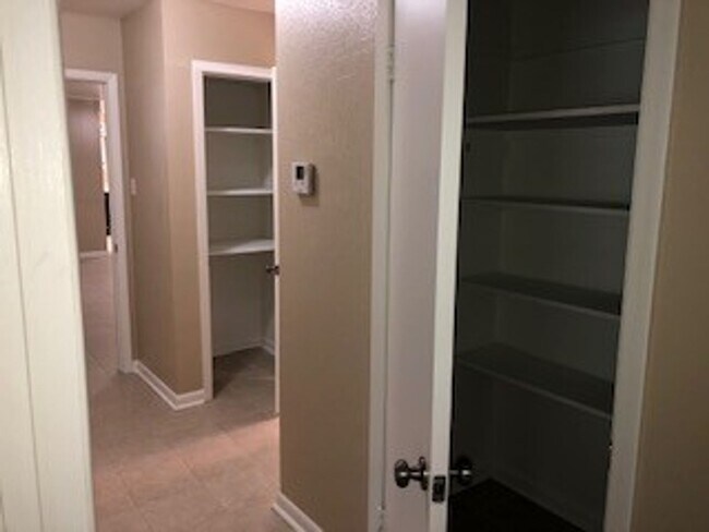 Building Photo - Immaculate home in Broadmoor