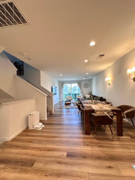 Building Photo - 6216 Diamond Way