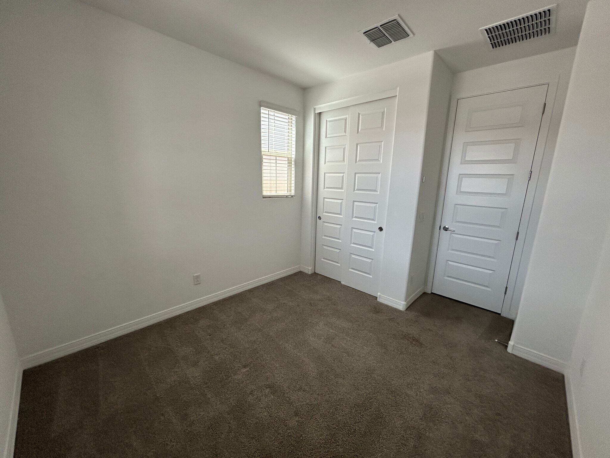 Building Photo - 2348 E Kelly Dr