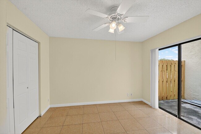 Building Photo - 2701 Waterview Cir