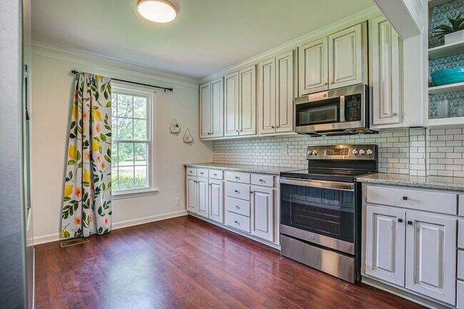 Building Photo - 3610 S Mt Juliet Rd