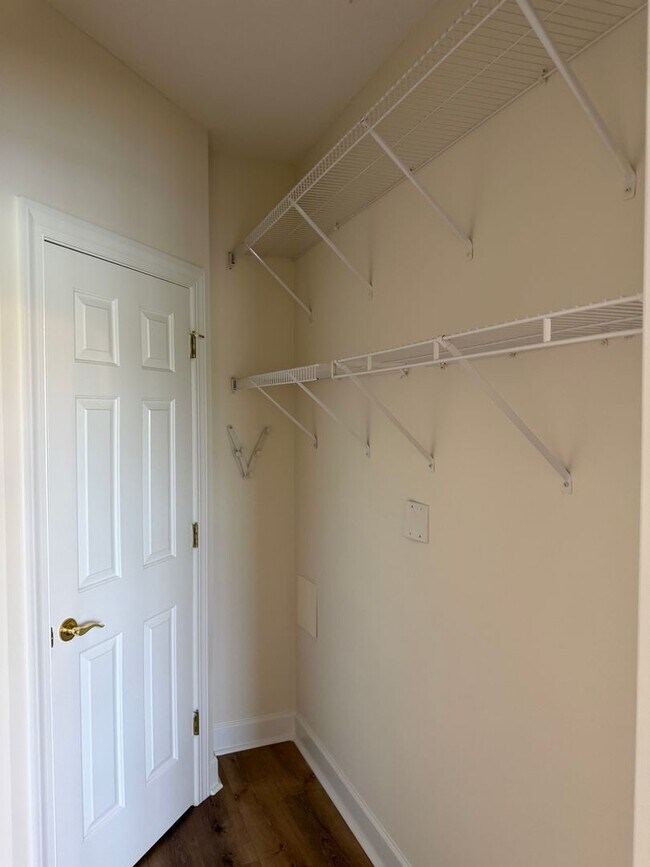 Building Photo - 4881 Dahlia Ct