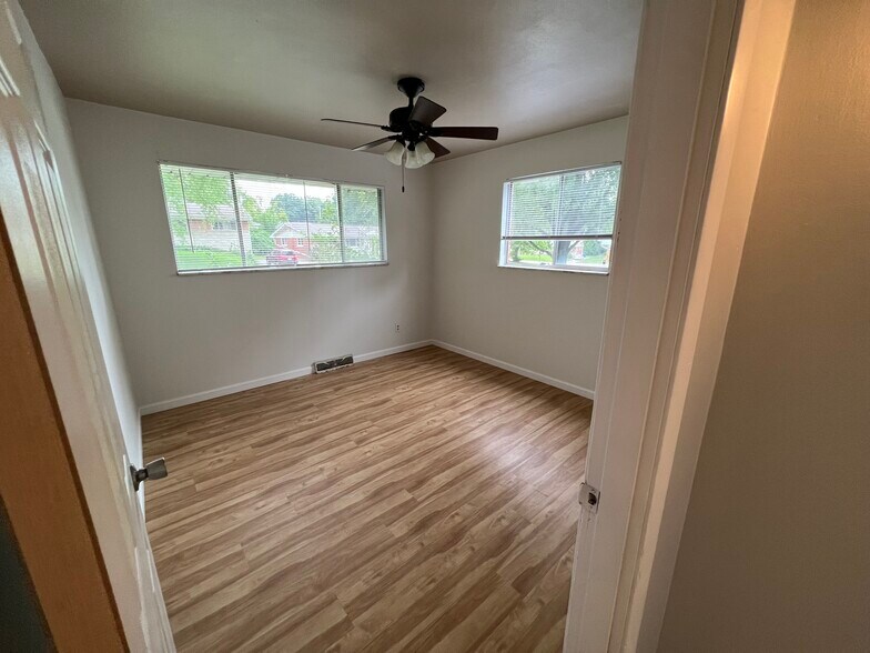 Bedroom 1 - 1112 Chargene