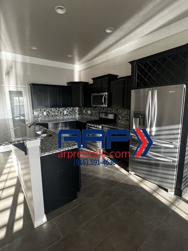 Building Photo - BEAUTIFUL EASTSIDE HOME Open House 09/02/2...